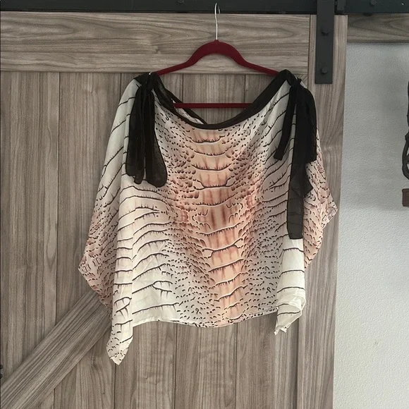 NWOT SHEIN Cream & Brown Tie-Shoulder Animal Printed Blouse Size S - Picture 1 of 8